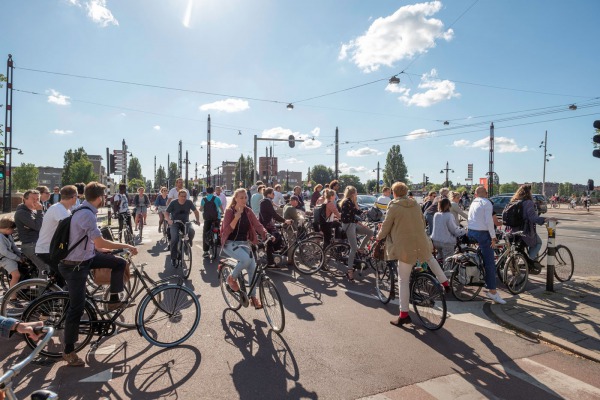 Veranderende mobiliteit uit: Groot-Amsterdam (2020) © Theo Baart